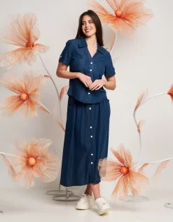Camicia con risvolti e bottoni a contrasto