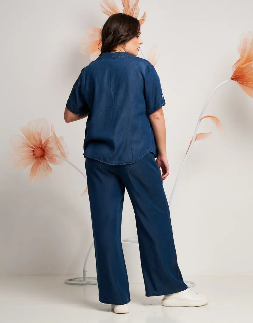 Camicia con risvolto e bottoni a contrasto