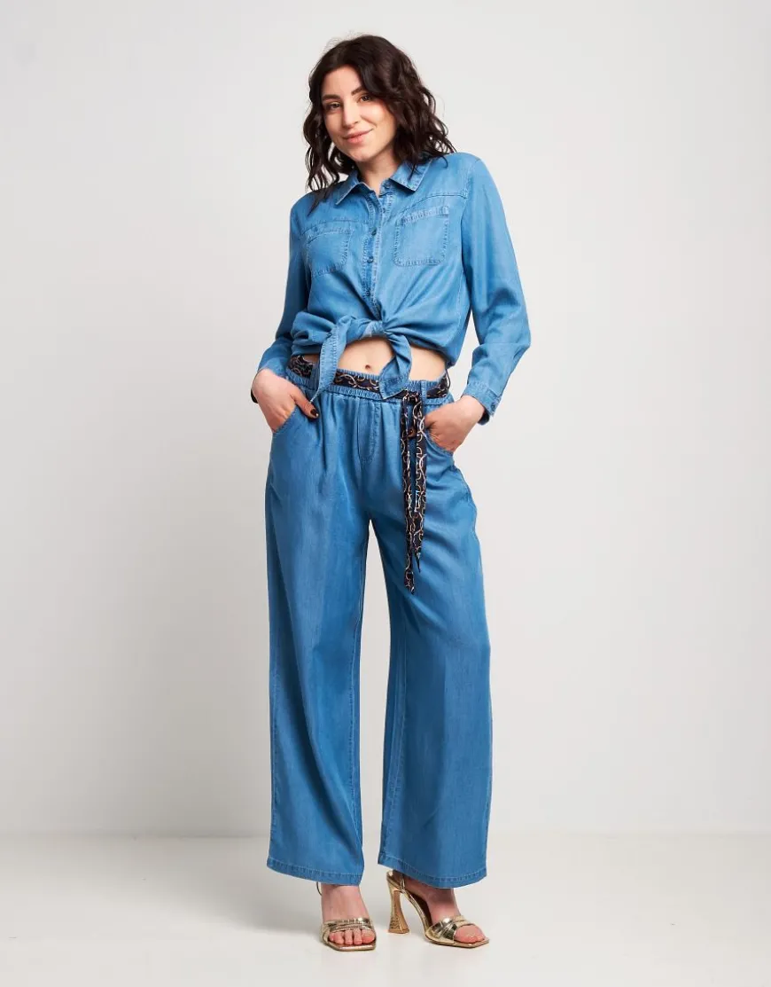 Camicia in denim con colletto e taschine