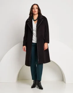 Cappotto con borchie e cintura
