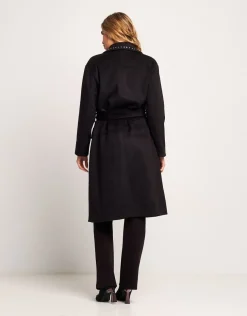 Cappotto con borchie e cintura