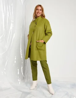 Cappotto con collo a fascetta
