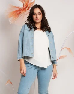 Giubbino in jeans chiaro con strass