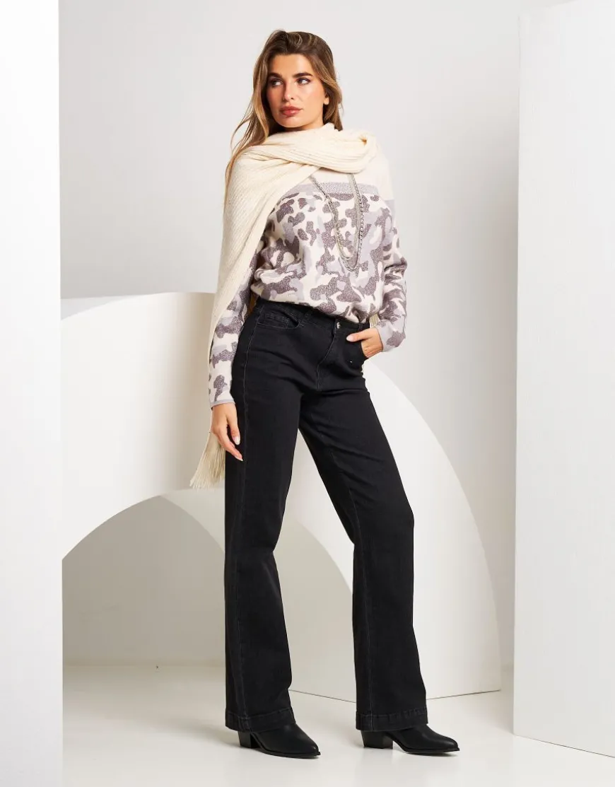 Jeans largo con tasca animalier