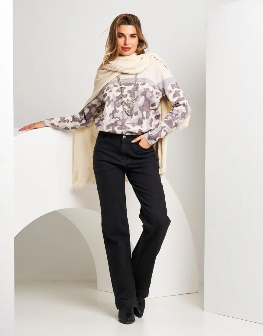 Jeans largo con tasca animalier