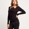 Maglia con catena oro al collo