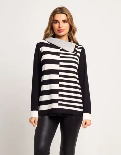 Maglia con spacco e bottoni sullo scollo