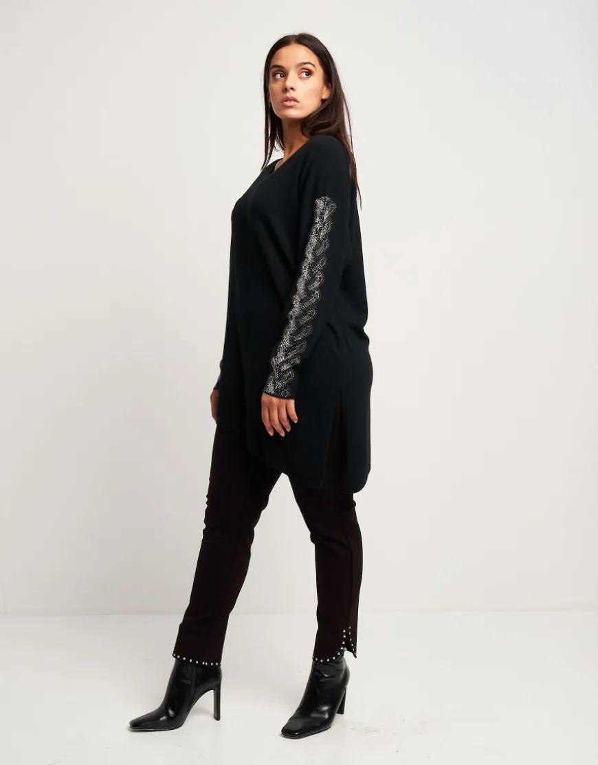 Maglia con strass sulle maniche