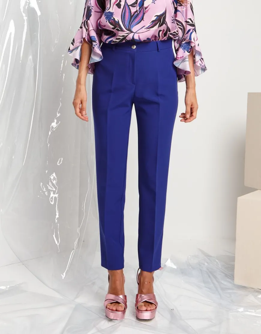 Pantalone a gamba stretta