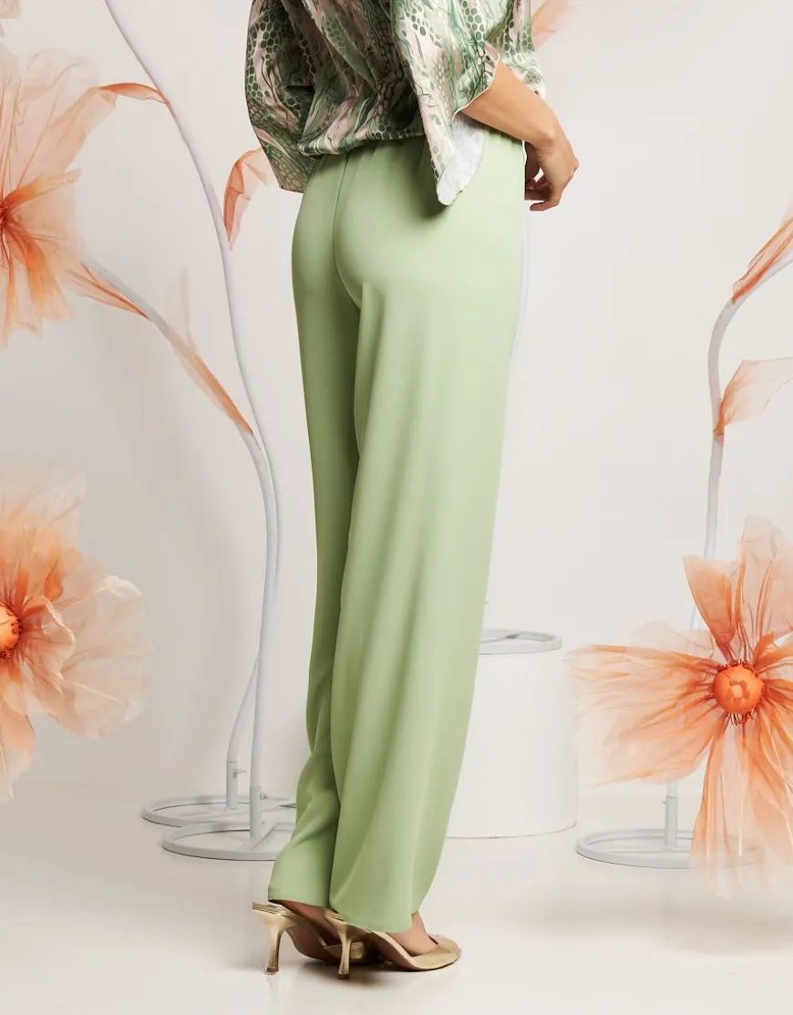 Pantalone con dettaglio in vita