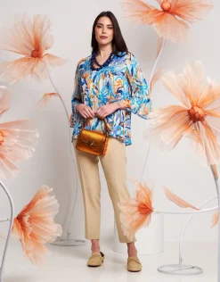 Pantalone con elastico e spacchi