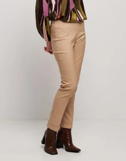 Pantalone con elastico e risvolto