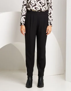 Pantalone con pinces ed elastico