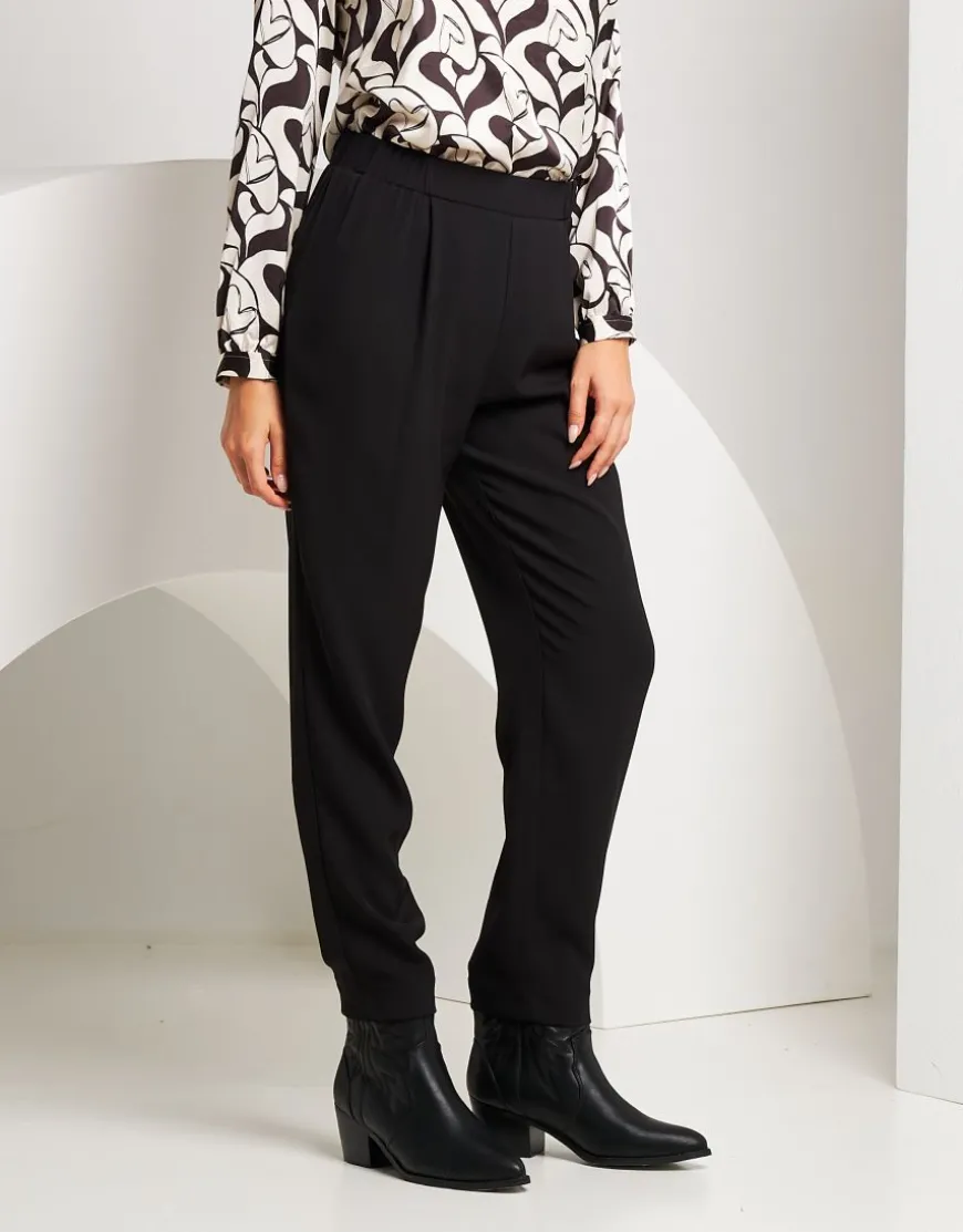 Pantalone con pinces ed elastico