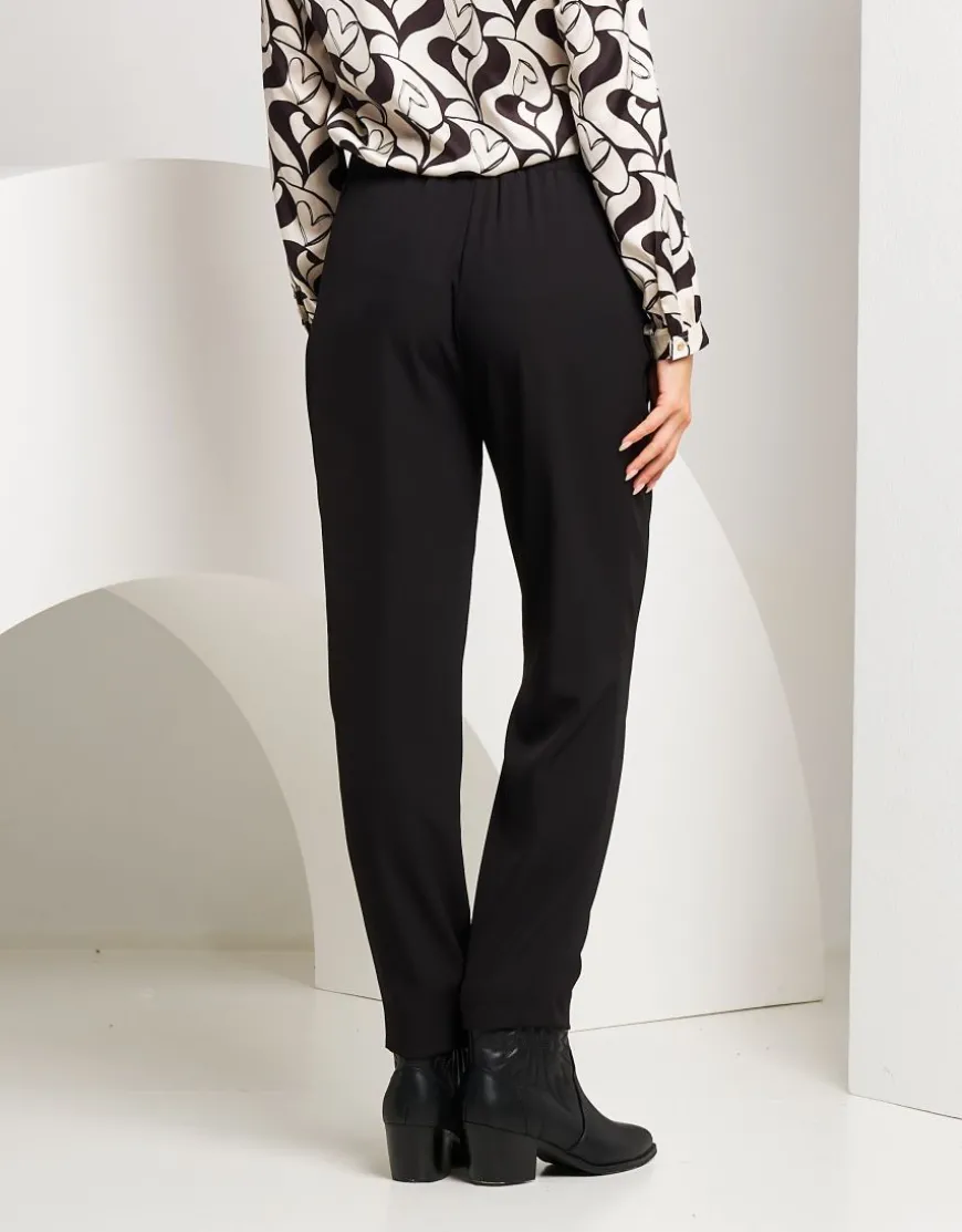 Pantalone con pinces ed elastico