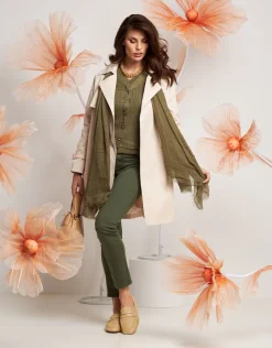 Pantalone con ricamo su tasche