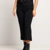 Pantalone con spacco e bottoncino
