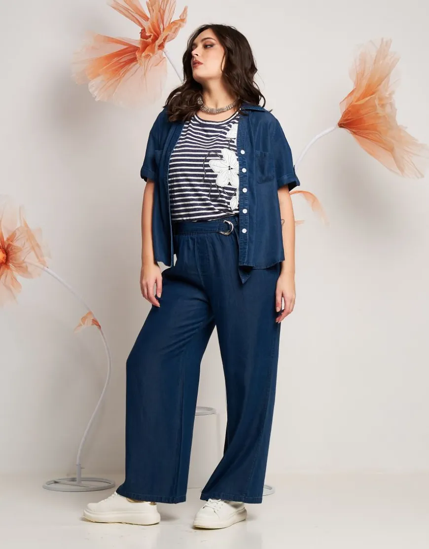 Pantalone con tasche e cintura