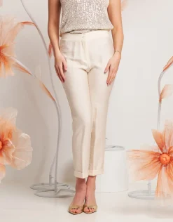 Pantalone effetto mosso con cinturino e risvolto