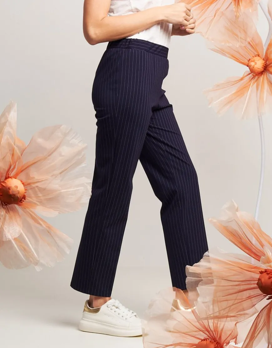 Pantalone gessato con elastico in vita