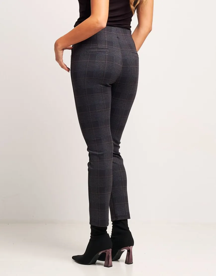 Pantalone in motivo con tasche e bottone