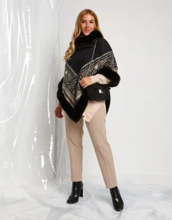Poncho con bordi e greca