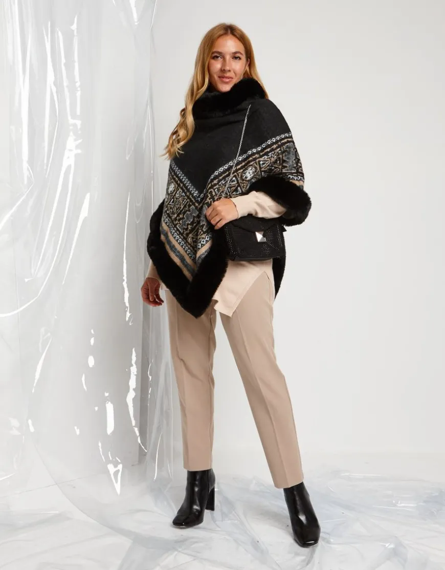 Poncho con bordi e greca