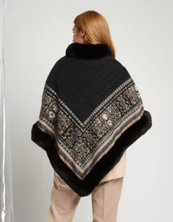 Poncho con bordi e greca