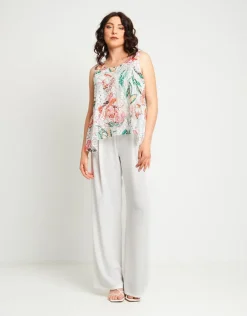 Top in pizzo con fodera e spacco posteriore