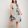 Vestito con scollo all'americana