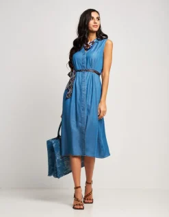 Vestito in denim con tasche e cintura