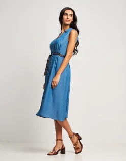 Vestito in denim con tasche e cintura